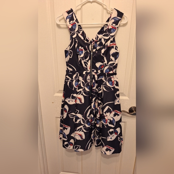 Dress - Picture 2 of 5